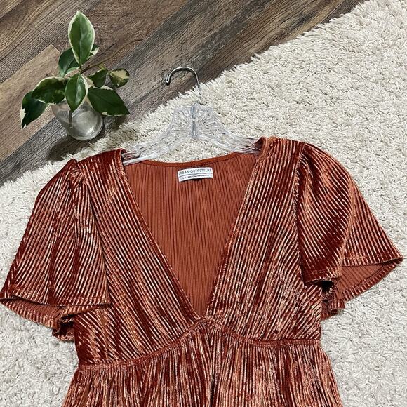 Urban Outfitters Size Small Orange Velvet Ribbed V Neck Cropped Peplum Top - Picture 4 of 7